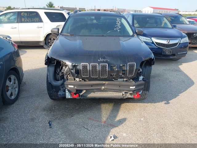 20208249 :رقم المزاد ، 1C4PJMBX9KD210458 vin ، 2019 Jeep Cherokee Trailhawk مزاد بيع