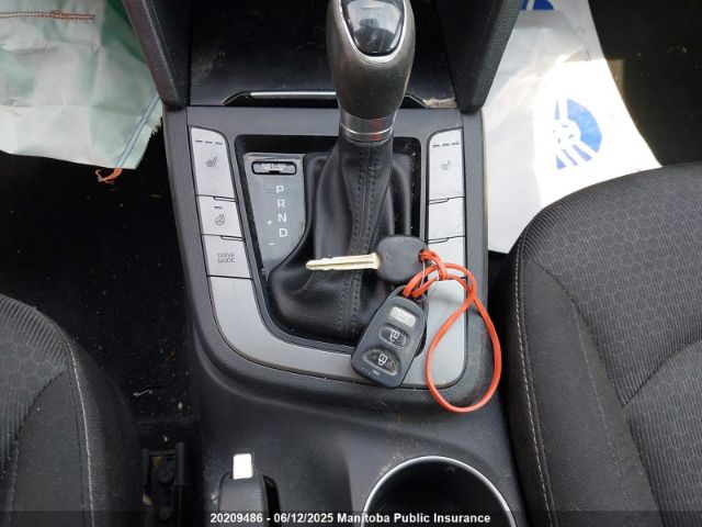 KMHD84LFXHU182436 Hyundai ELANTRA SE