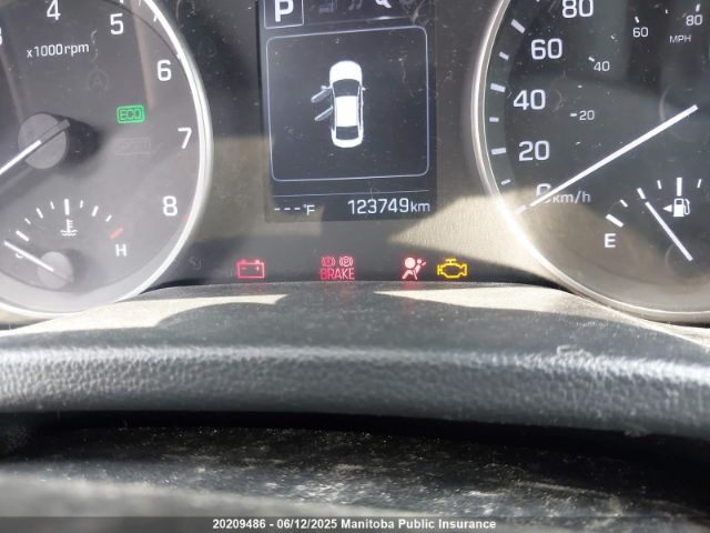 KMHD84LFXHU182436 Hyundai ELANTRA SE