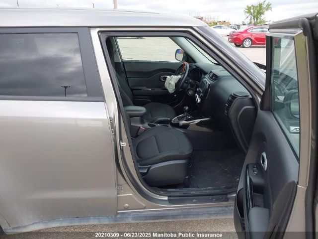 KNDJP3A5XJ7555817 KIA g