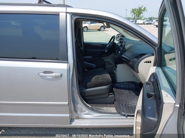 2C4RDGBG3FR613873 Dodge Grand Caravan Sxt