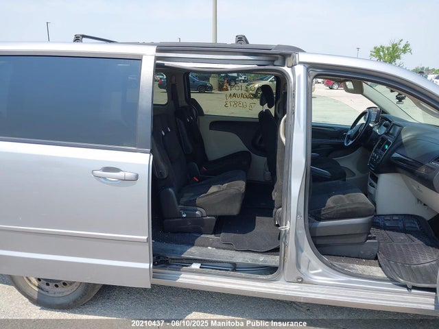 2C4RDGBG3FR613873 Dodge Grand Caravan Sxt