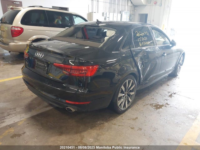 WAUBNAF41HN036883 Audi A4