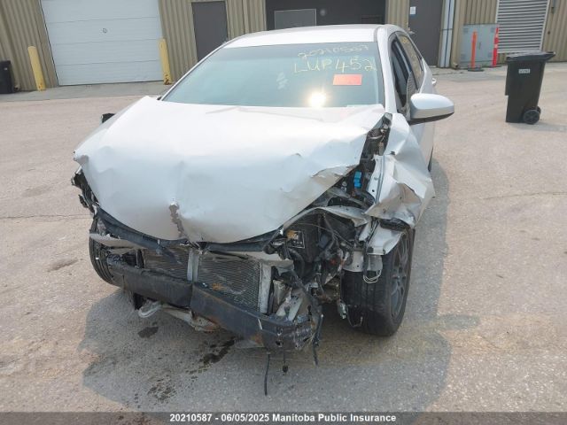2T1BURHE9GC623201 Toyota COROLLA LE