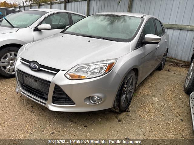 Ford Focus 2014 1FADP3F2XEL290265 Image 2