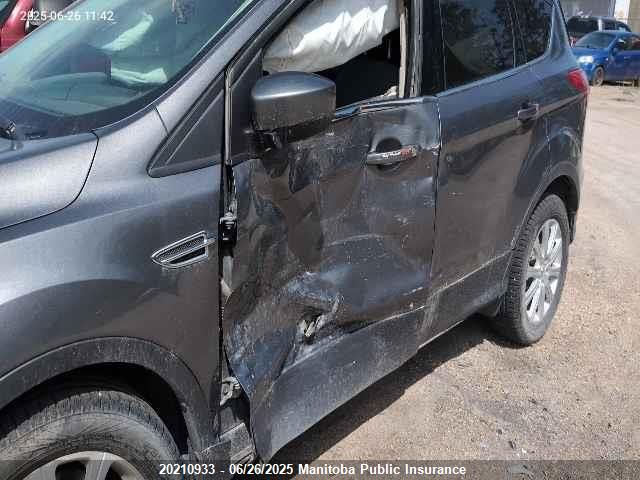 1FMCU9GX8EUD34541 Ford Escape