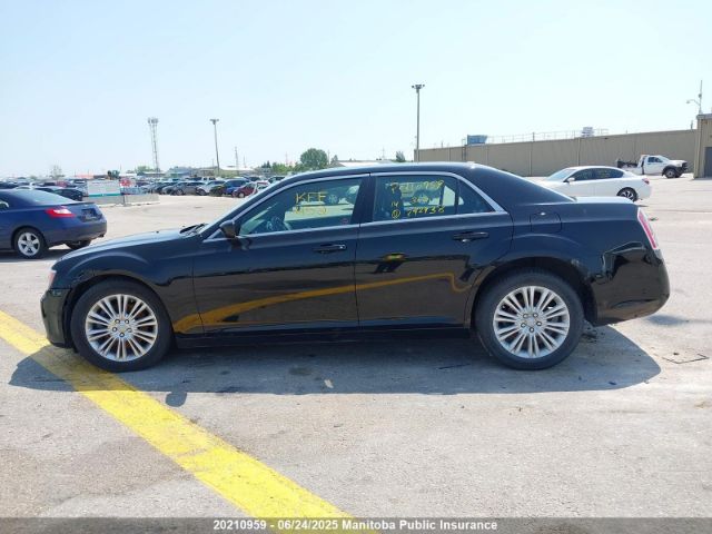 2C3CCARG3EH292938 Chrysler 300