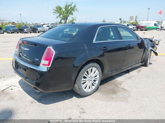 2C3CCARG3EH292938 Chrysler 300
