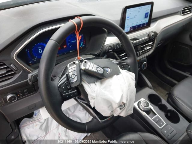 1FMCU9H92NUB03781 Ford Escape Sel 2.0t