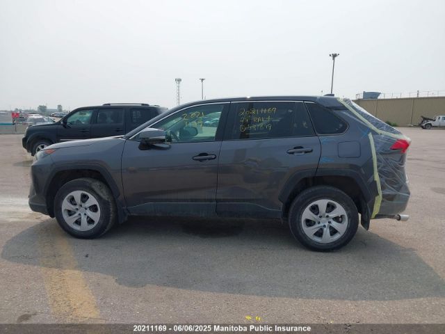 2T3B1RFVXRC481849 Toyota RAV4 LE