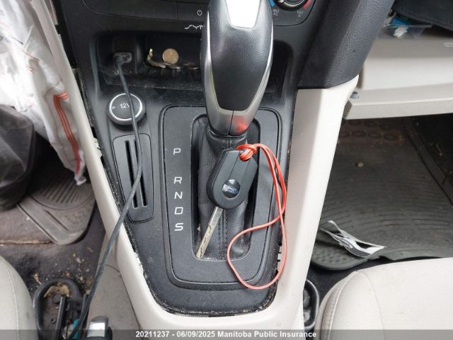 1FADP3K23FL331892 Ford FOCUS SE