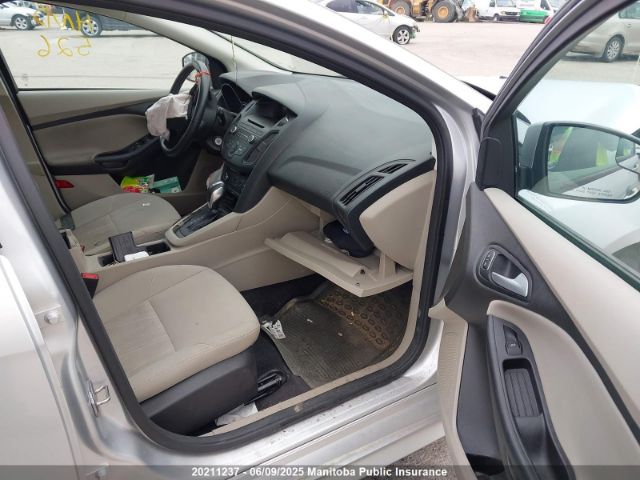 1FADP3K23FL331892 Ford FOCUS SE