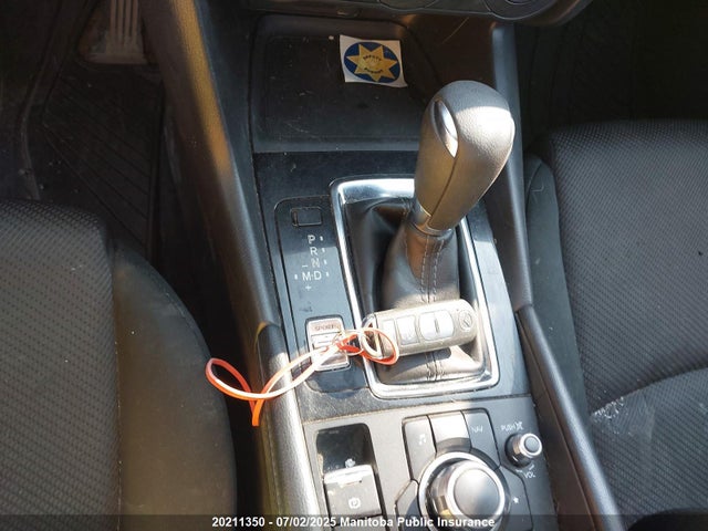 JM1BN1U77H1109861 Mazda pe