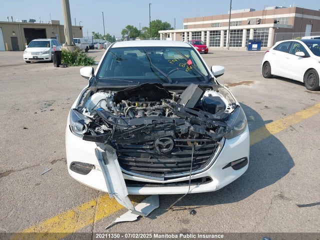 JM1BN1U77H1109861 Mazda pe