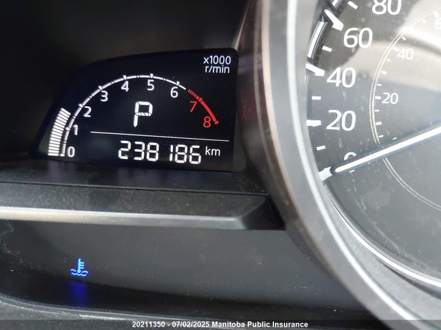 JM1BN1U77H1109861 Mazda pe