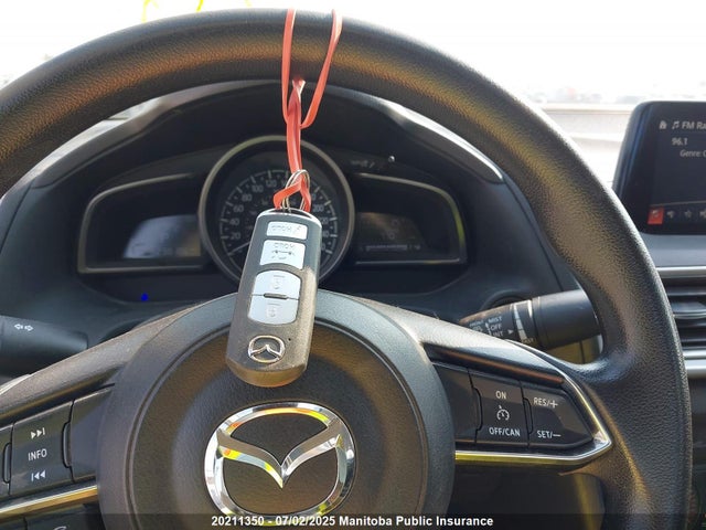 JM1BN1U77H1109861 Mazda pe