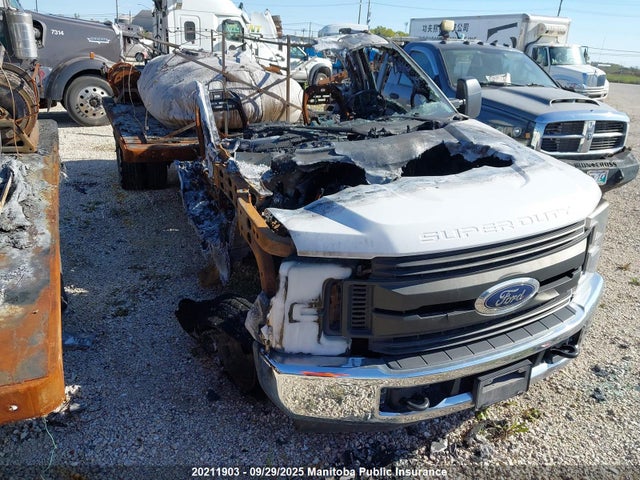 1FDRF3G66KEC01100 Ford F-350