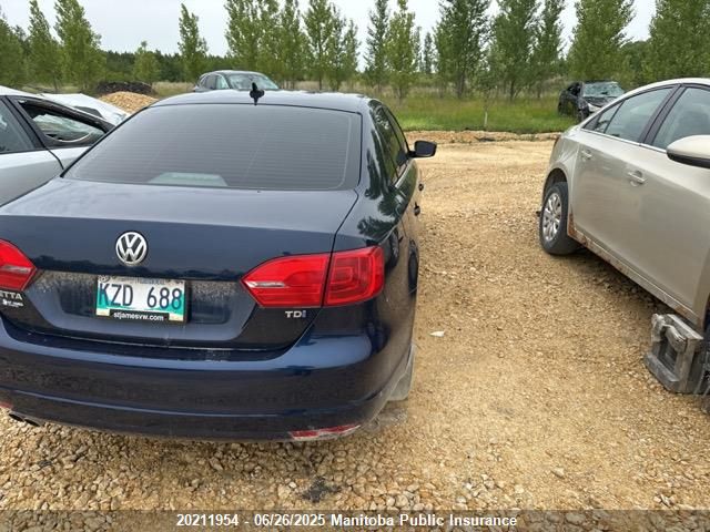3VWLL7AJ6EM350058 Volkswagen 2014