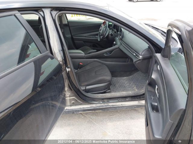 KMHLM4AG0NU215572 Hyundai Elantra Preferred