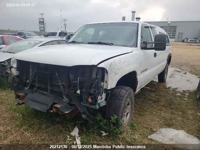 Auction sale of the 2005 Gmc Sierra C2500 Heavy Duty, vin: 1GTHC29U55E311140, lot number: 20212136