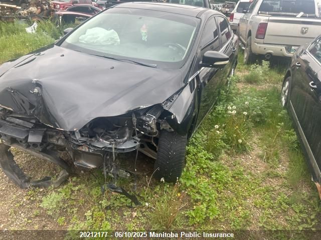 1FADP3J23EL220694 Ford Focus Titanium