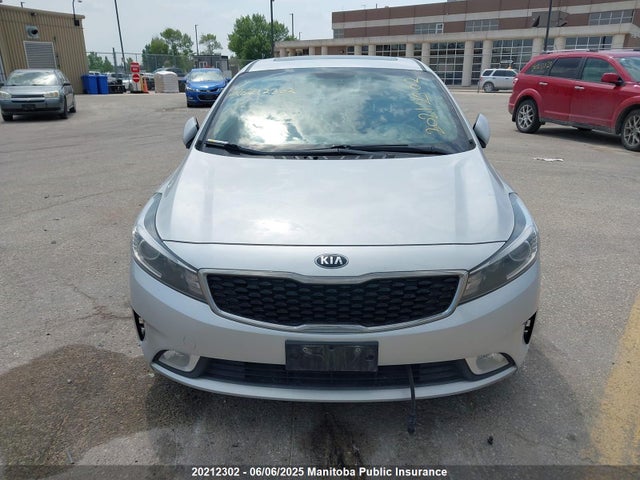 3KPFL4A89JE244235 KIA Forte Ex+