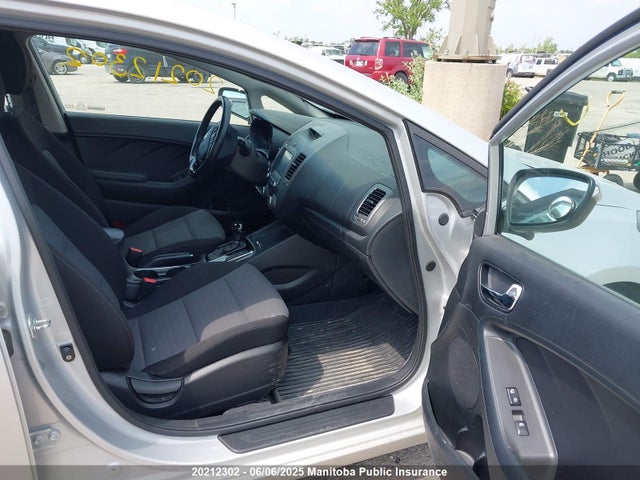3KPFL4A89JE244235 KIA Forte Ex+