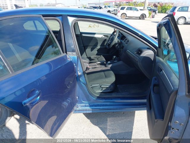 3VW267AJ7GM307435 Volkswagen 2016