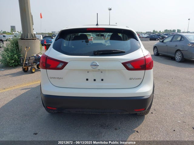 JN1BJ1CR6JW210335 Nissan Qashqai Sv