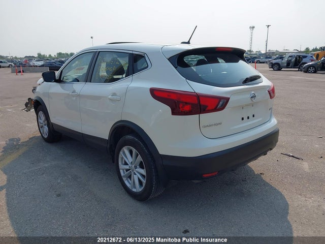 JN1BJ1CR6JW210335 Nissan Qashqai Sv