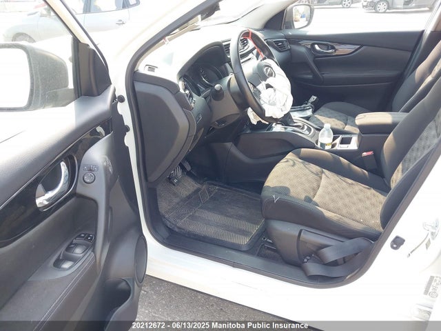 JN1BJ1CR6JW210335 Nissan Qashqai Sv