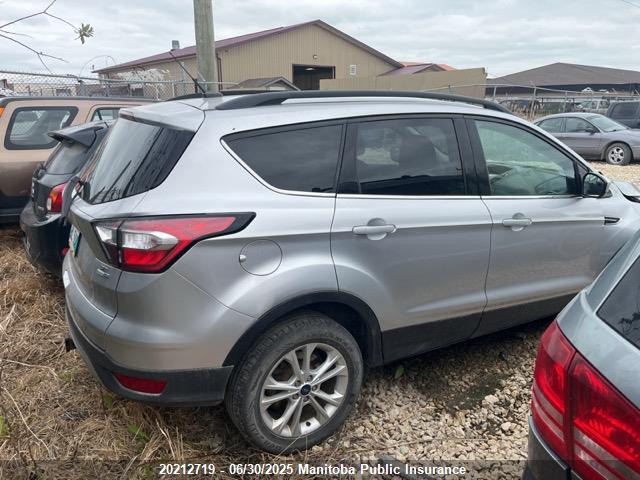1FMCU9G92HUE99961 Ford 2017