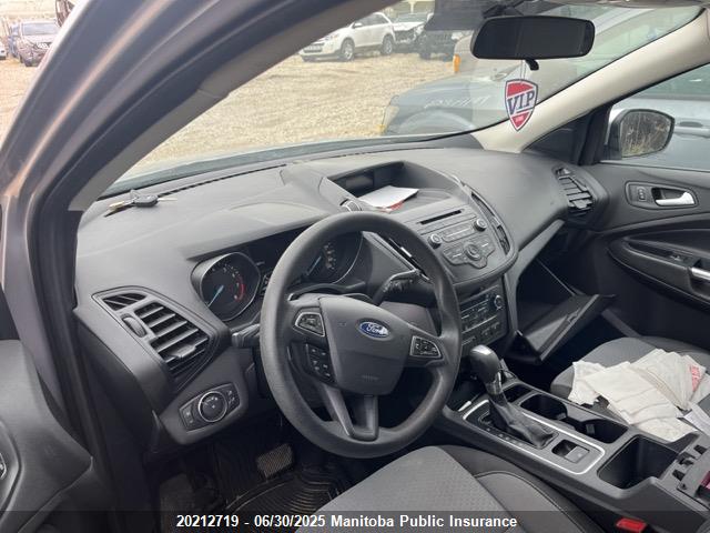 1FMCU9G92HUE99961 Ford 2017