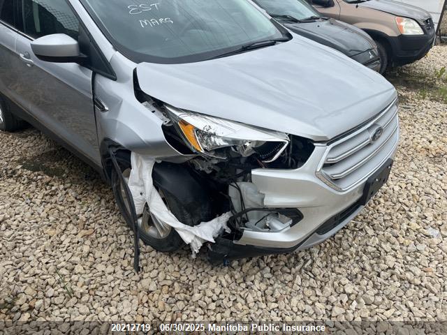 1FMCU9G92HUE99961 Ford 2017