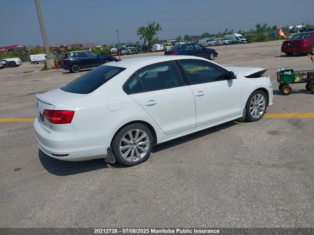 3VWDA7AJ2FM347167 Volkswagen 2015