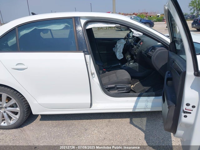 3VWDA7AJ2FM347167 Volkswagen 2015