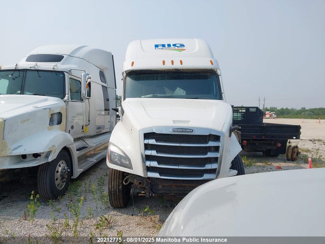 1FUJHHDR4NLMW7649 Freightliner Detroit Diesel Dd15