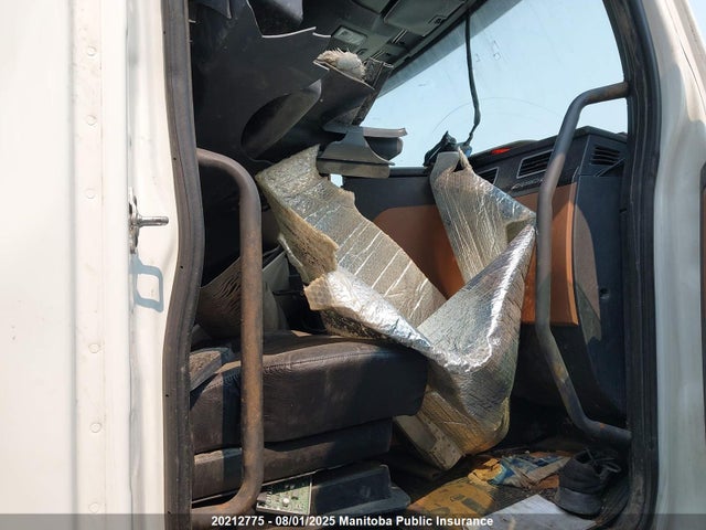 1FUJHHDR4NLMW7649 Freightliner Detroit Diesel Dd15