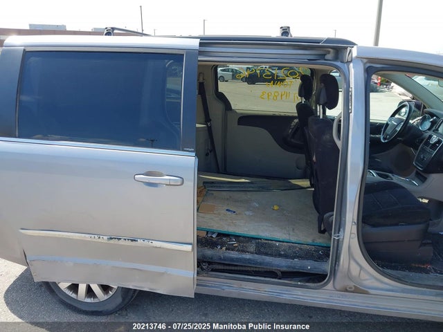 2C4RC1BG3ER114893 Chrysler Town and Country
