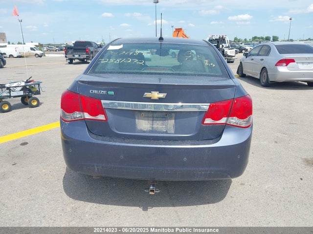 1G1P75SZ3E7276618 Chevrolet luz