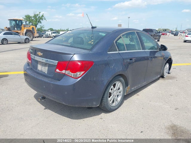 1G1P75SZ3E7276618 Chevrolet luz