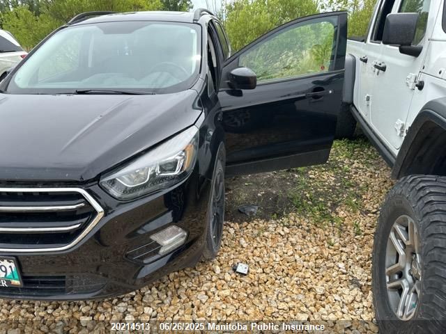 1FMCU9G9XHUC68709 Ford Escape