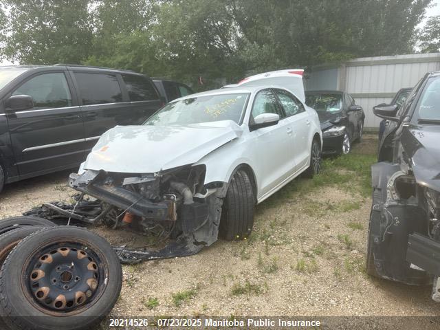 3VW1K7AJ3FM212490 Volkswagen 2015