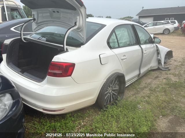 3VW1K7AJ3FM212490 Volkswagen 2015