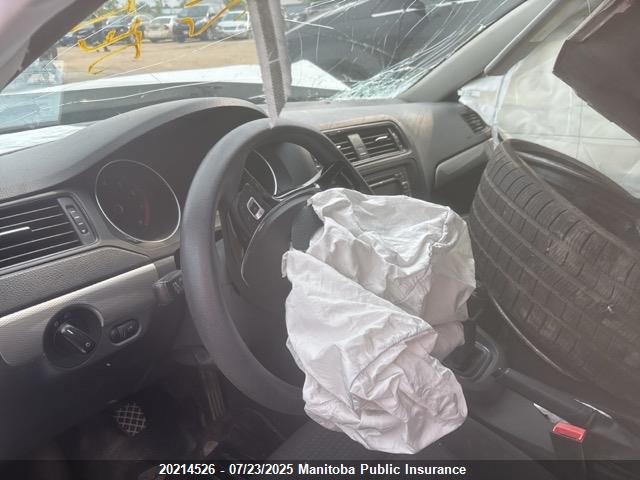 3VW1K7AJ3FM212490 Volkswagen 2015