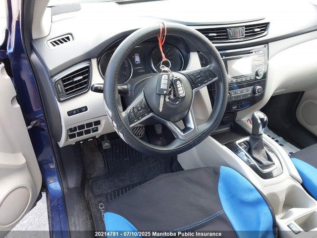 JN1BJ1CP9HW031313 Nissan 2017