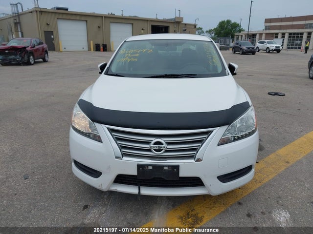 2015 Nissan Sentra 1.8 S მანქანა იყიდება აუქციონზე, vin: 3N1AB7AP1FL643281, აუქციონის ნომერი: 20215197