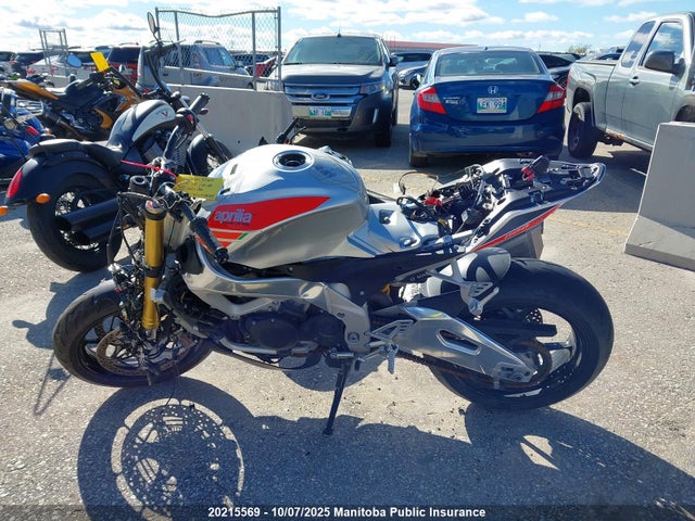 Aprilia Tuono 2017 ZD4KGU005HS000138 Image 13