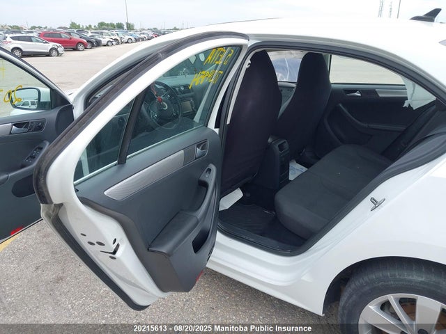 3VW2K7AJ8FM214854 Volkswagen 2015