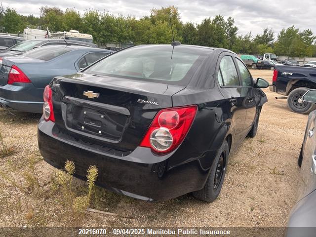 1G1JA5SH0F4213705 Chevrolet luw